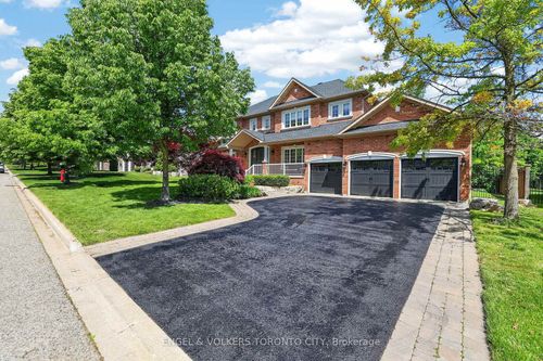 8-duncton-wood-crescent-hills-of-st-andrew-aurora-on-01 at 8 Duncton Wood Crescent, Hills of St Andrew, Aurora