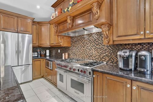 8-duncton-wood-crescent-hills-of-st-andrew-aurora-on-11 at 8 Duncton Wood Crescent, Hills of St Andrew, Aurora