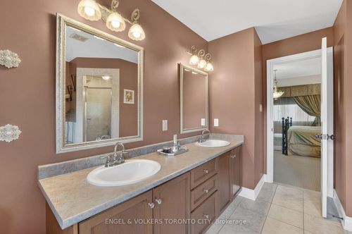8-duncton-wood-crescent-hills-of-st-andrew-aurora-on-25 at 8 Duncton Wood Crescent, Hills of St Andrew, Aurora