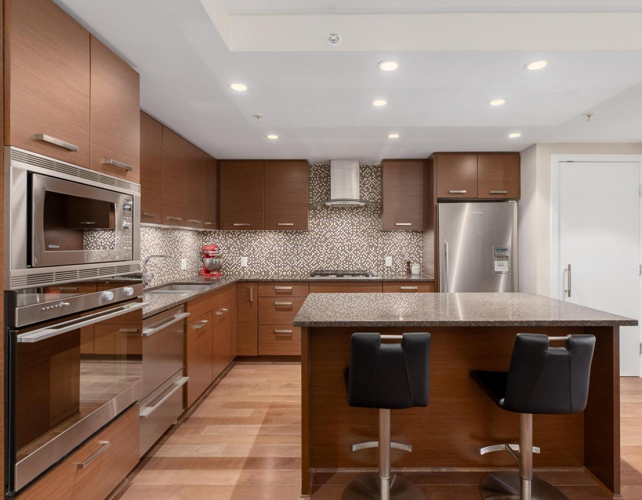 210 - 210 WEST 13T Street, Central Lonsdale, North Vancouver photo number 2