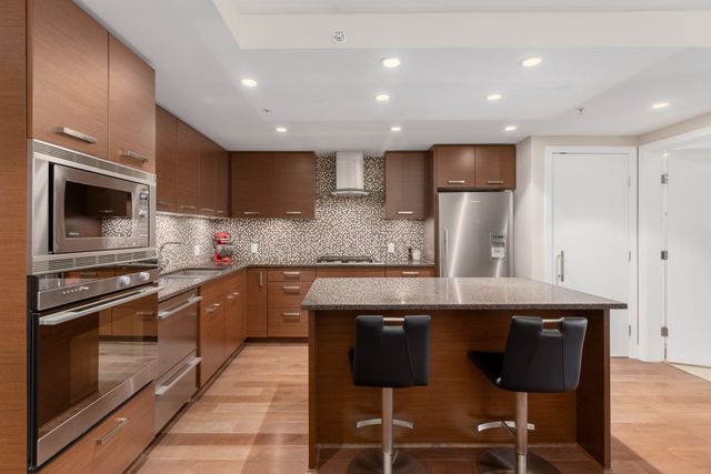 13th-st-w-210-210-north-vancouver-jamie-macdougall-10 at 210 - 210 WEST 13T Street, Central Lonsdale, North Vancouver