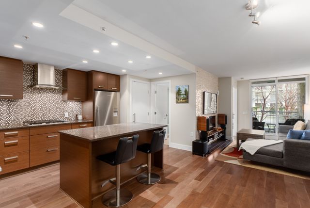 13th-st-w-210-210-north-vancouver-jamie-macdougall-17 at 210 - 210 WEST 13T Street, Central Lonsdale, North Vancouver