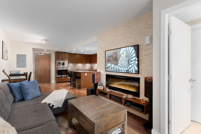 13th-st-w-210-210-north-vancouver-jamie-macdougall-5 at 210 - 210 WEST 13T Street, Central Lonsdale, North Vancouver