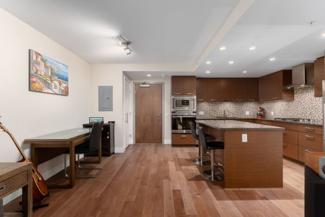 13th-st-w-210-210-north-vancouver-jamie-macdougall-9 at 210 - 210 WEST 13T Street, Central Lonsdale, North Vancouver