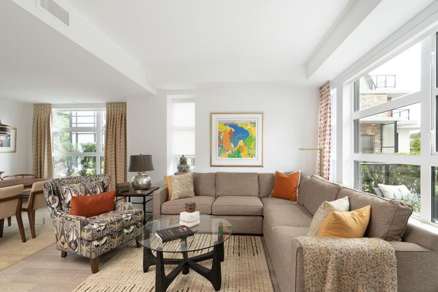 1055-ridgewood-drive-edgemont-north-vancouver-05 at 204 - 1055 Ridgewood Drive, Edgemont, North Vancouver