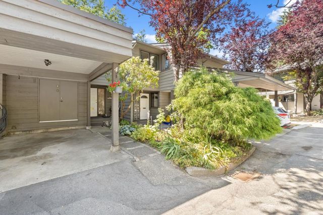 1960-rufus-drive-westlynn-north-vancouver-02 at 4 - 1960 Rufus Drive, Westlynn, North Vancouver