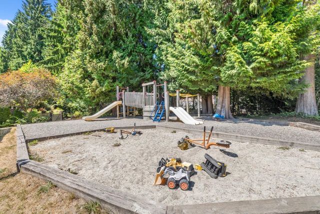 1960-rufus-drive-westlynn-north-vancouver-31 at 4 - 1960 Rufus Drive, Westlynn, North Vancouver