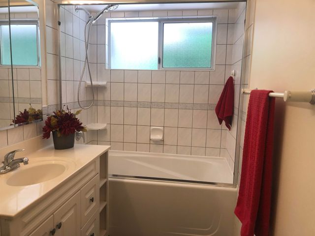 aintree11 at 3390 Aintree Drive, Edgemont, North Vancouver