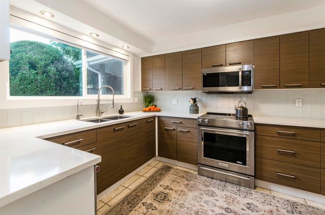 3005-beverley-crescent-edgemont-north-vancouver-07 at 3005 Beverley Crescent, Edgemont, North Vancouver