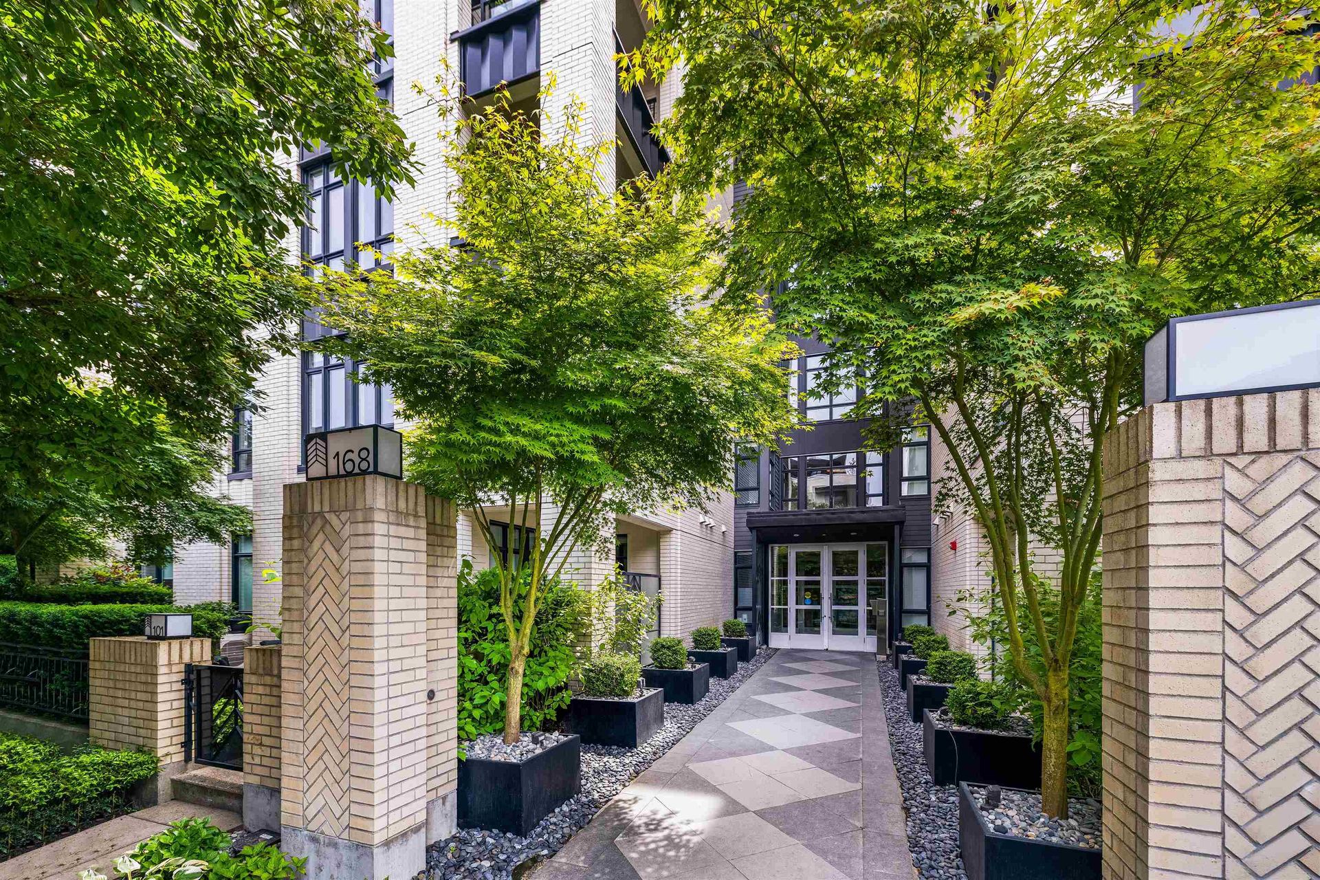 302 - 168 E 35th Avenue, Main, Vancouver East photo number 1 302 - 168 E 35th Avenue, Main, Vancouver East photo number 1