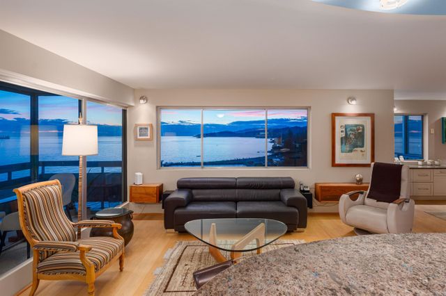 150-24th-street-dundarave-west-vancouver-03 at 1001-02 - 150 24th Street, Dundarave, West Vancouver