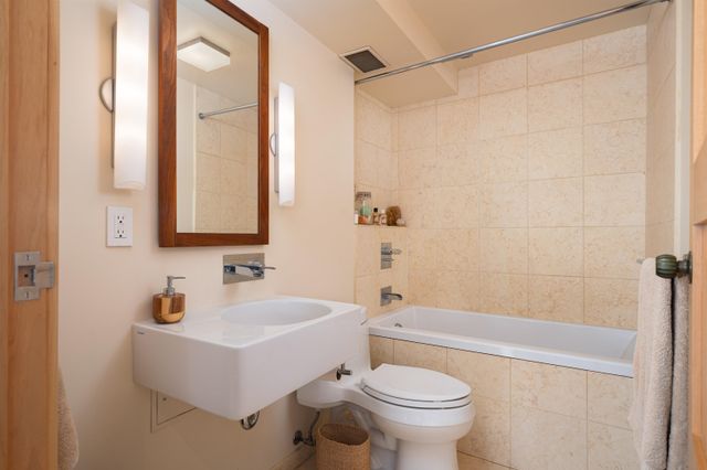 150-24th-street-dundarave-west-vancouver-12 at 1001-02 - 150 24th Street, Dundarave, West Vancouver