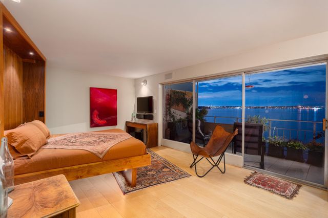 150-24th-street-dundarave-west-vancouver-16 at 1001-02 - 150 24th Street, Dundarave, West Vancouver