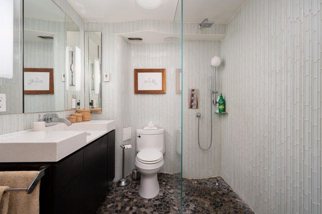 150-24th-street-dundarave-west-vancouver-18 at 1001-02 - 150 24th Street, Dundarave, West Vancouver