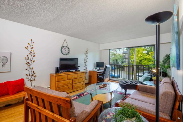  at 208 - 2255 W 5th Avenue, Kitsilano, Vancouver West