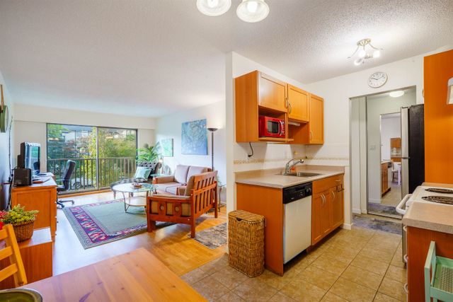  at 208 - 2255 W 5th Avenue, Kitsilano, Vancouver West