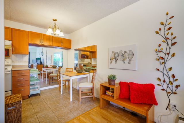  at 208 - 2255 W 5th Avenue, Kitsilano, Vancouver West