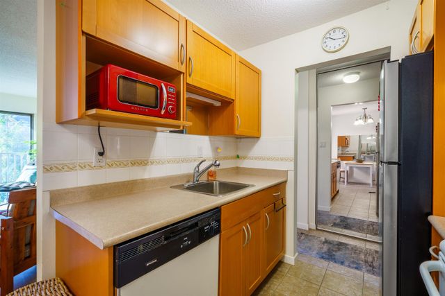  at 208 - 2255 W 5th Avenue, Kitsilano, Vancouver West