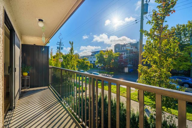  at 208 - 2255 W 5th Avenue, Kitsilano, Vancouver West