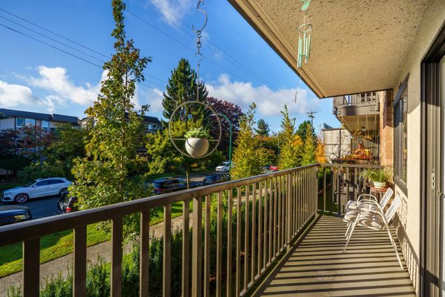  at 208 - 2255 W 5th Avenue, Kitsilano, Vancouver West