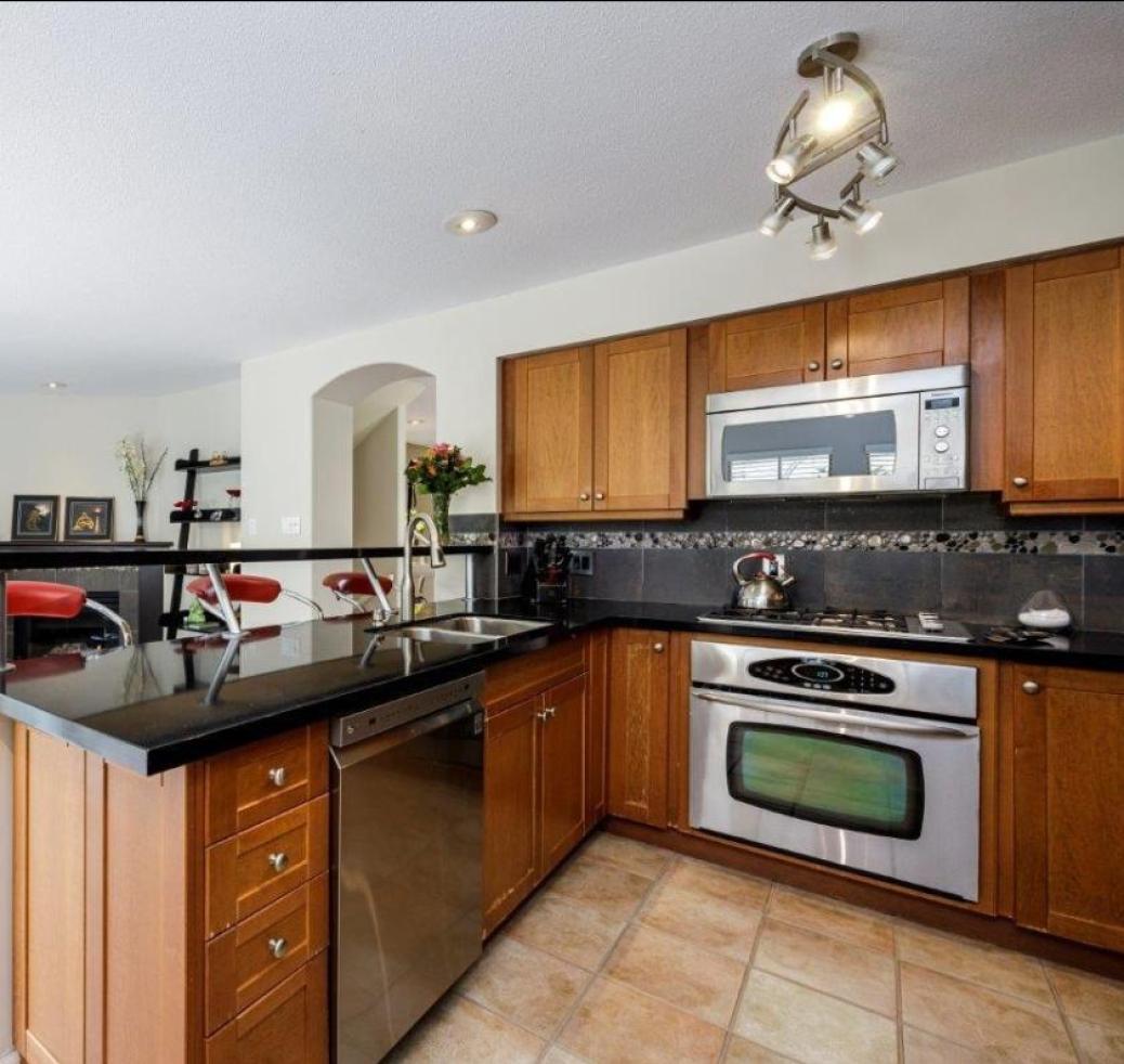 50 - 1550 Larkhall Crescent, North Vancouver photo number 2