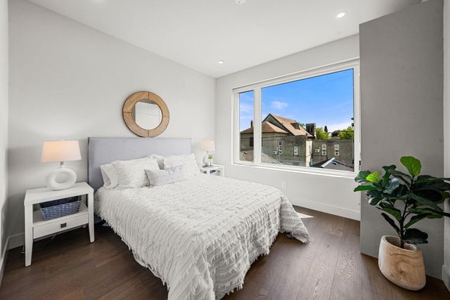  at 2 - 638 E 46th ST, Vancouver West