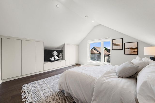  at 2 - 638 E 46th ST, Vancouver West