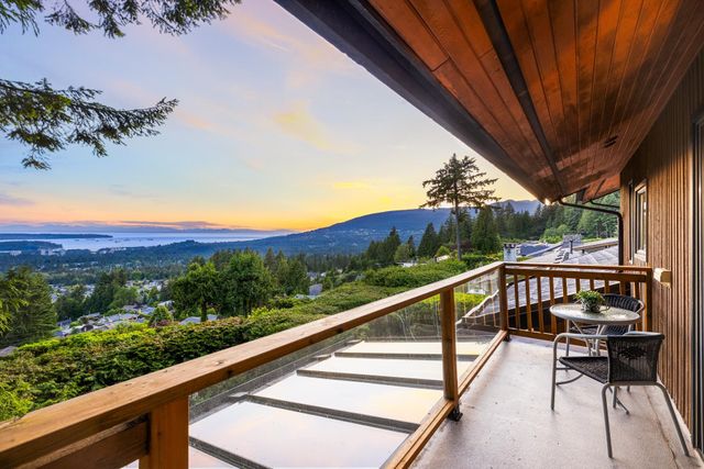 187-rondoval-crescent-upper-delbrook-north-vancouver-21 at 187 Rondoval Crescent, Upper Delbrook, North Vancouver