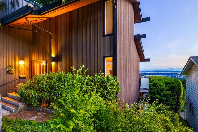 187-rondoval-crescent-upper-delbrook-north-vancouver-38 at 187 Rondoval Crescent, Upper Delbrook, North Vancouver