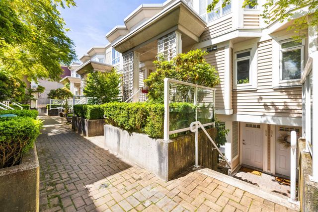 2565-w-broadway-kitsilano-vancouver-west-02 at 235 - 2565 W Broadway, Kitsilano, Vancouver West