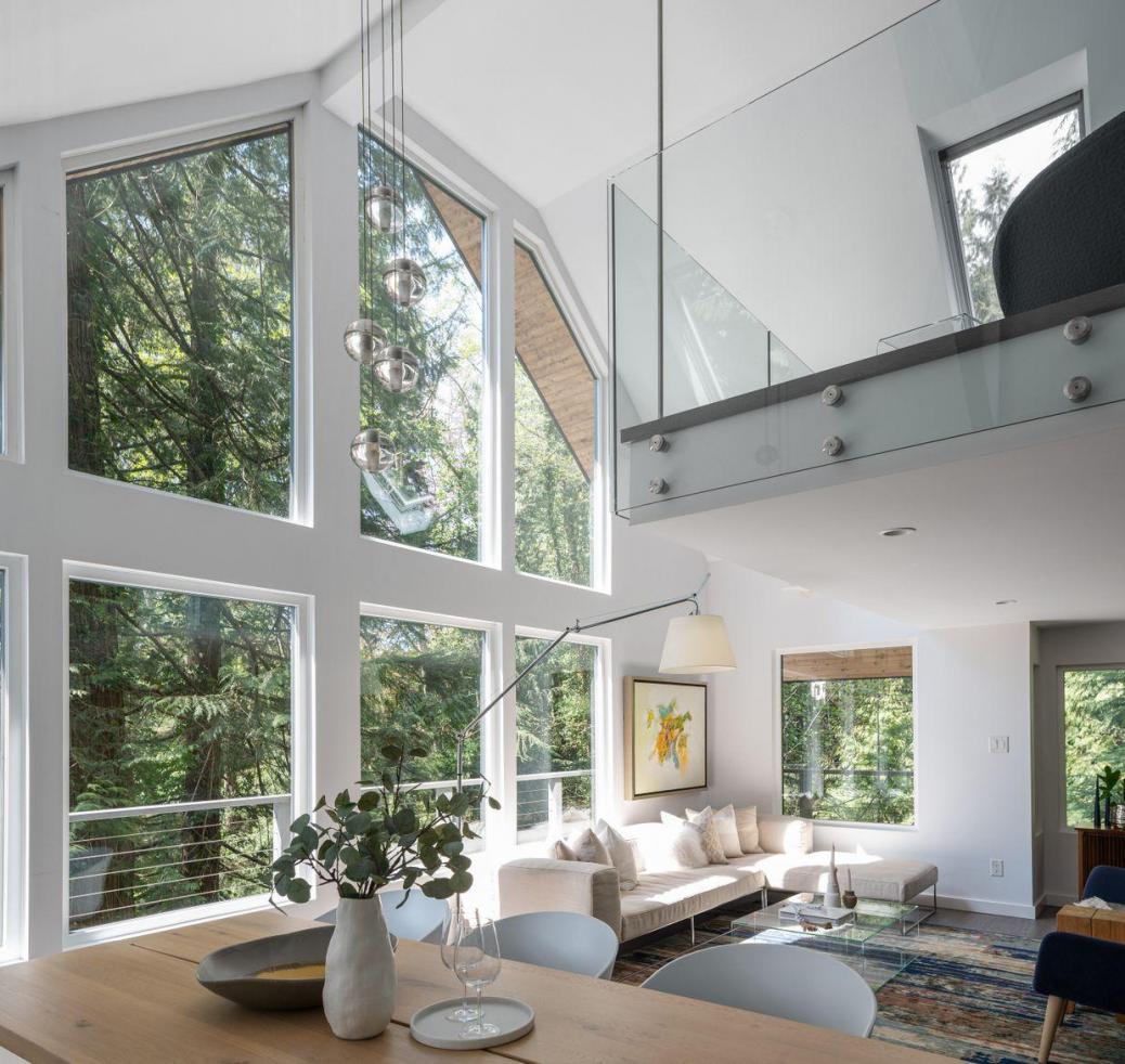 1197 Tall Tree Lane, Canyon Heights NV, North Vancouver photo number 2