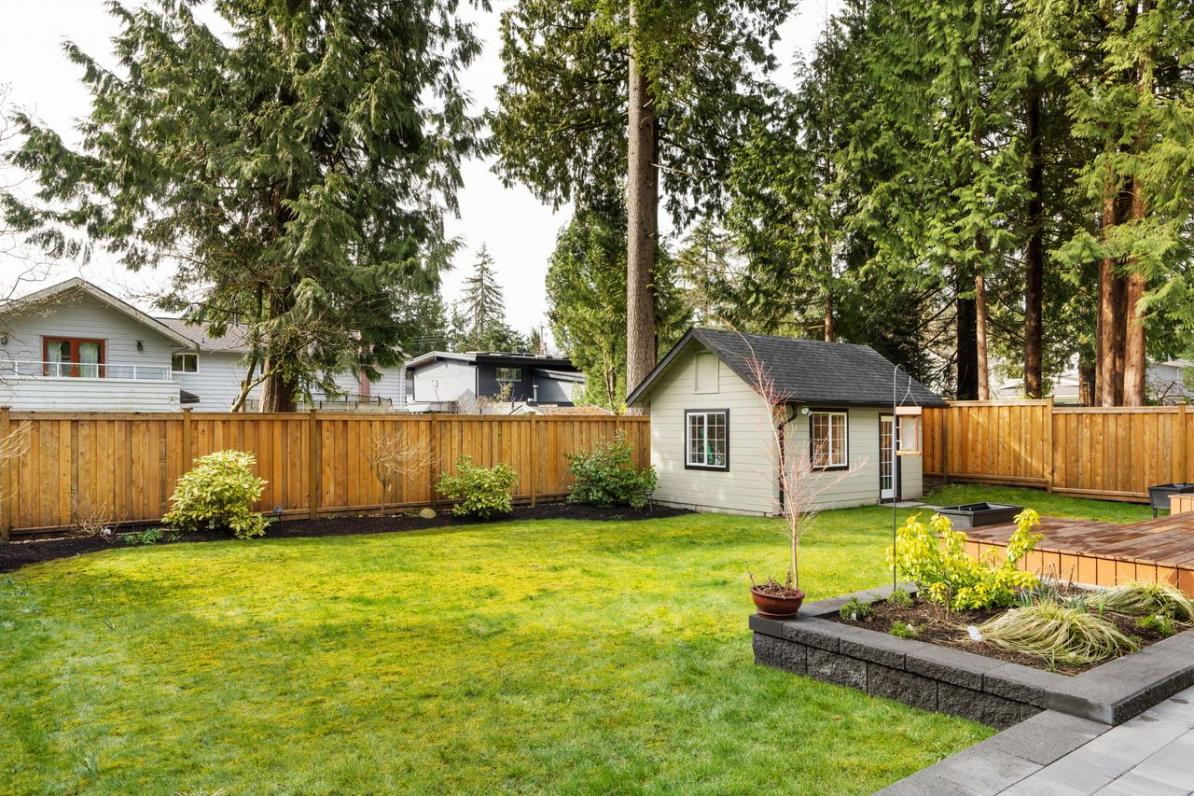 1091 Handsworth Road, Canyon Heights NV, North Vancouver photo number 2