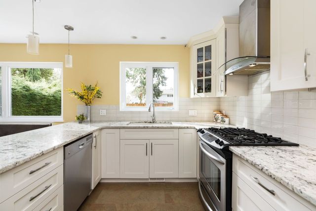 handsworth13 at 1091 Handsworth Road, Canyon Heights NV, North Vancouver