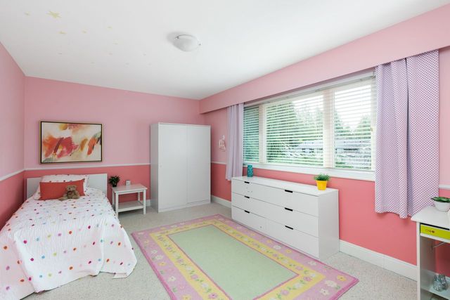 handsworth20 at 1091 Handsworth Road, Canyon Heights NV, North Vancouver