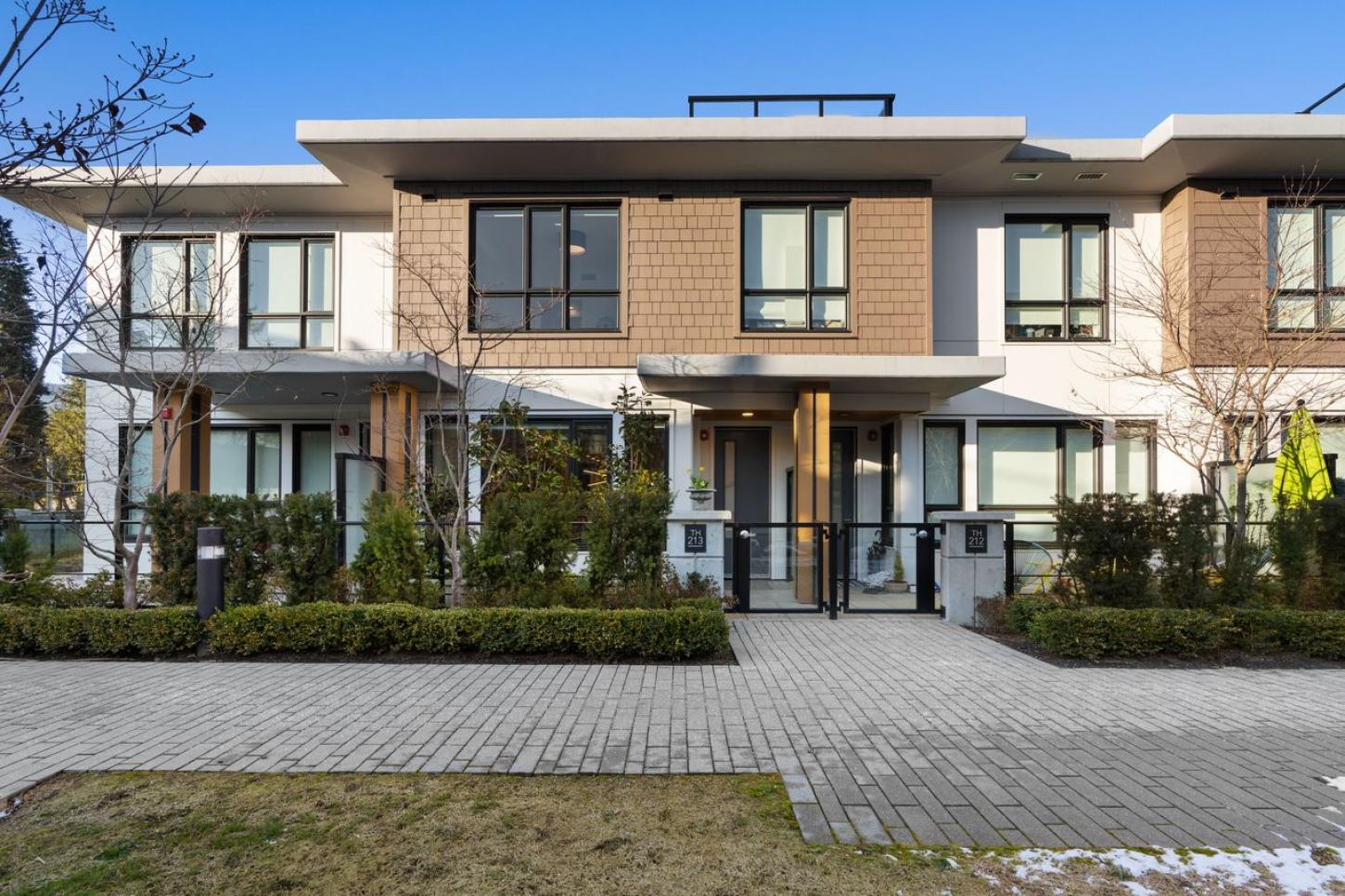 213 - 1055 Ridgewood Drive, Canyon Heights NV, North Vancouver photo number 2