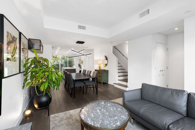 ridgewood3 at 213 - 1055 Ridgewood Drive, Canyon Heights NV, North Vancouver