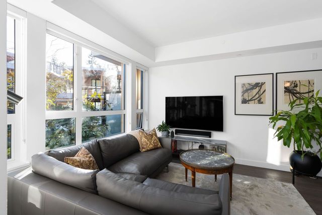 ridgewood5 at 213 - 1055 Ridgewood Drive, Canyon Heights NV, North Vancouver