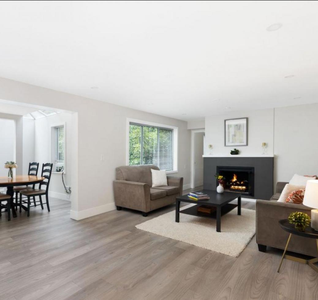 4125 Virginia Crescent, Canyon Heights NV, North Vancouver photo number 2