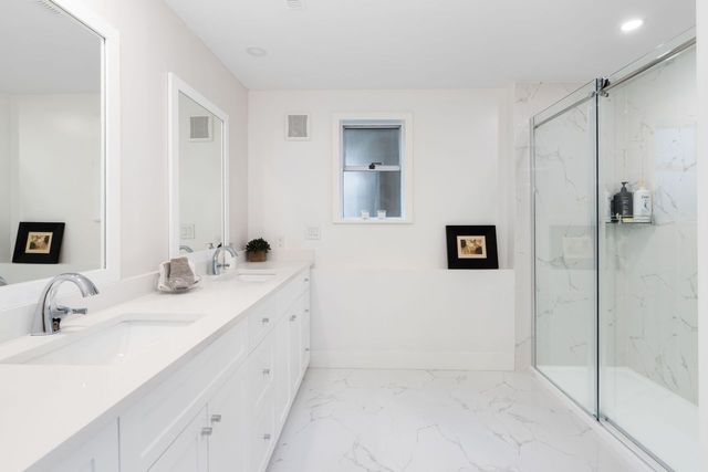 virginia11 at 4125 Virginia Crescent, Canyon Heights NV, North Vancouver