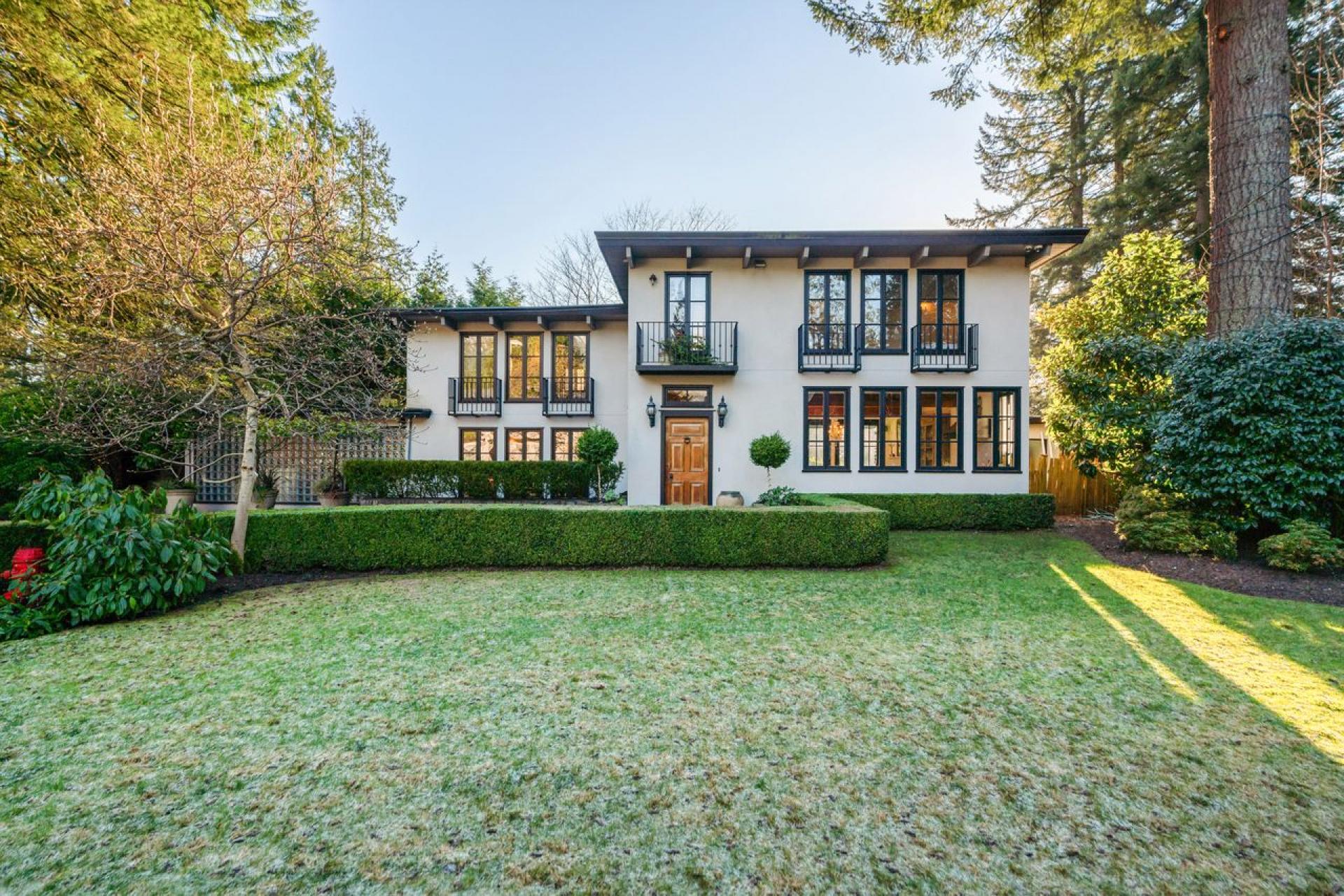 4297 Sunset Boulevard, Canyon Heights NV, North Vancouver photo 2