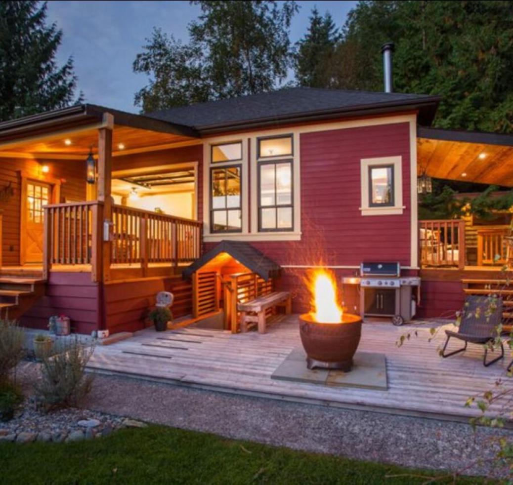 654 Lower Crescent, Britannia Beach, Squamish photo number 2