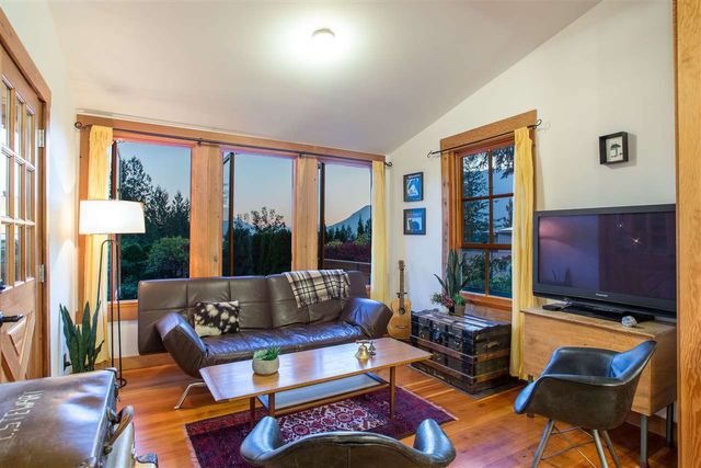 lower16 at 654 Lower Crescent, Britannia Beach, Squamish