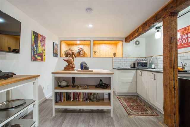 lower27 at 654 Lower Crescent, Britannia Beach, Squamish