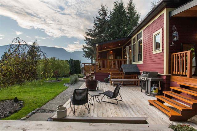 lower33 at 654 Lower Crescent, Britannia Beach, Squamish