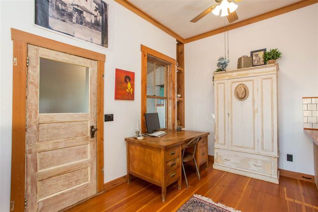 lower7 at 654 Lower Crescent, Britannia Beach, Squamish