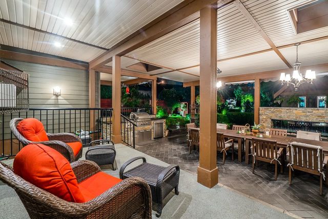 chester16 at 2640 Chesterfield Avenue, Upper Lonsdale, North Vancouver
