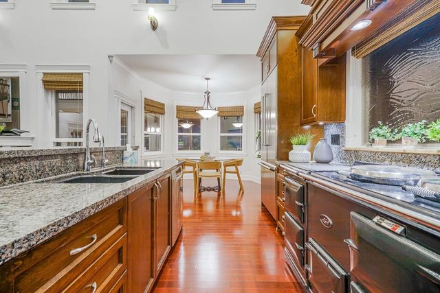chester9 at 2640 Chesterfield Avenue, Upper Lonsdale, North Vancouver
