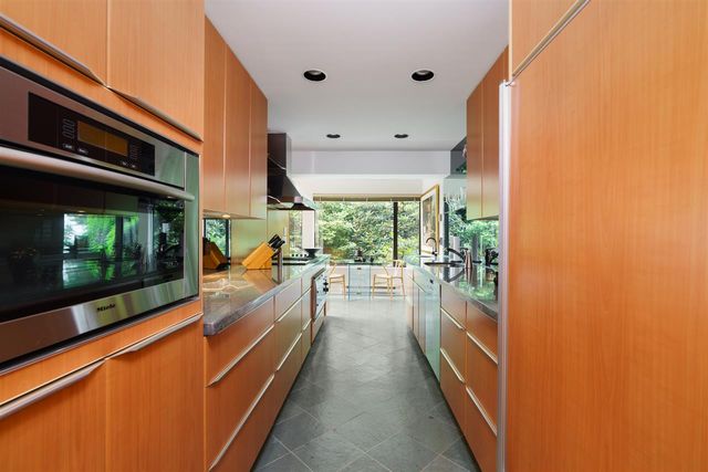 folk10 at 20 - 2238 Folkestone Way, Panorama Village, West Vancouver