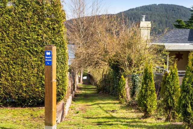 651-beachview-drive-dollarton-north-vancouver-37 at 651 Beachview Drive, Dollarton, North Vancouver 651-beachview-drive-dollarton-north-vancouver-37 at 651 Beachview Drive, Dollarton, North Vancouver