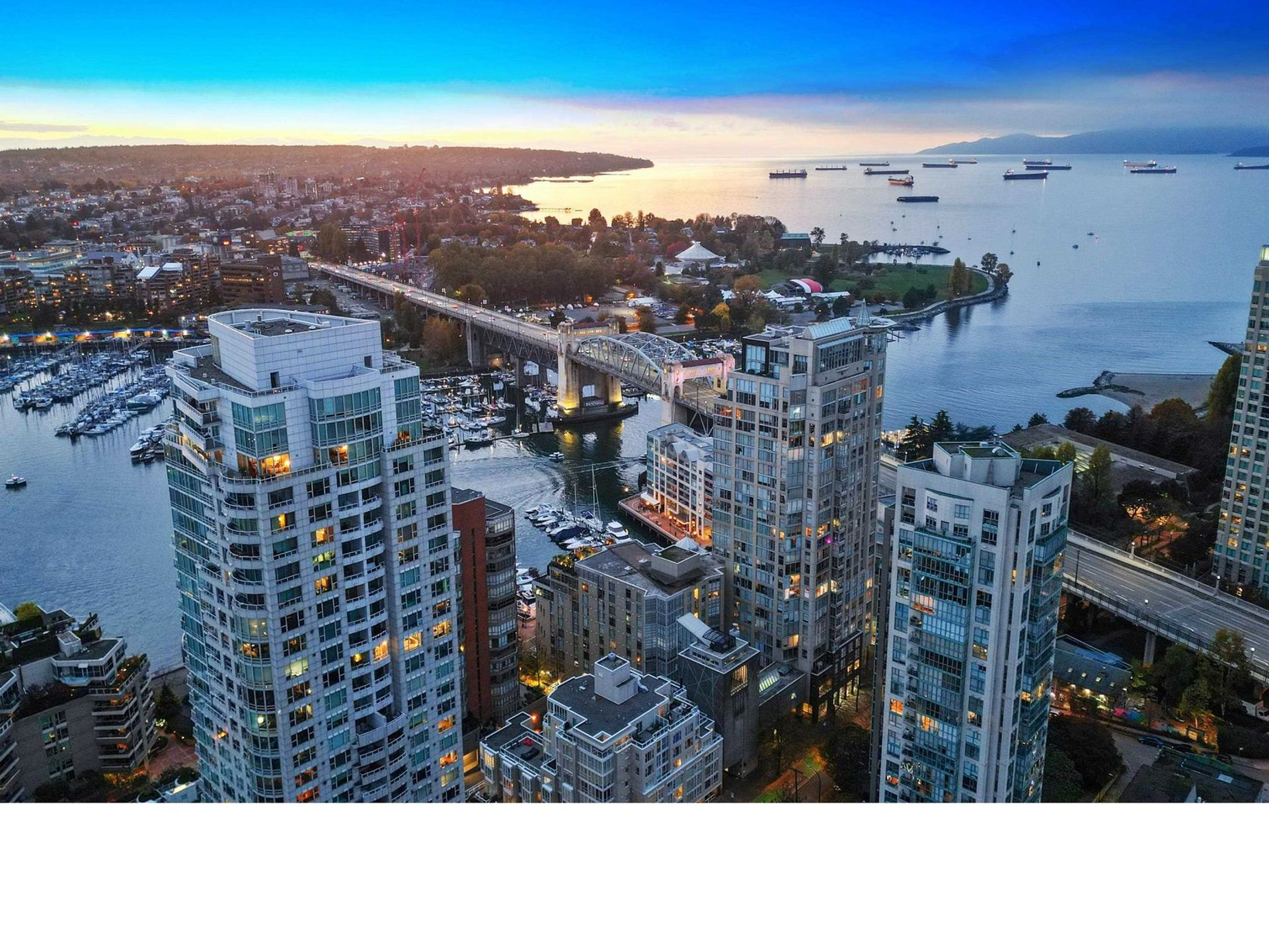 2203 - 1500 Hornby Street, Beach District (Yaletown), Vancouver West photo number 1